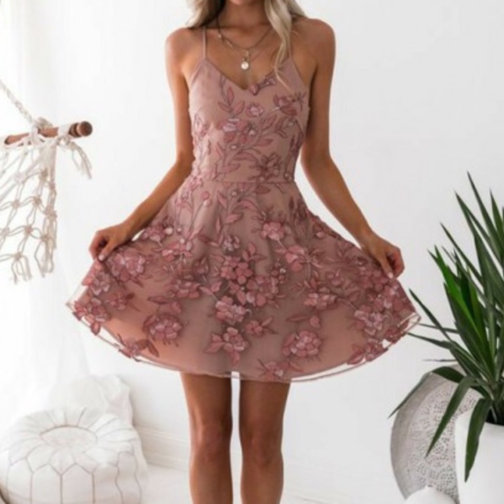 Pretty dress!!! 💋